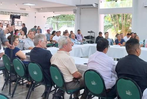Públicos y privados comprometidos con la Santa Cruz Metrópoli
