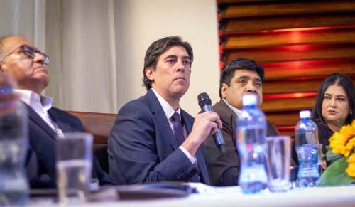 Ministro Zamora anuncia firmas de entendimiento con Brasil y Chile rumbo a los cielos abiertos