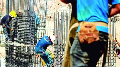 Constructoras advierten que depreciación encarece obras y plantean una agenda para reactivar la econ