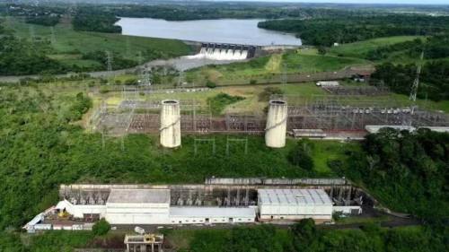 Bolivia alista exportación de electricidad a Brasil, mientras Paraguay no interviene